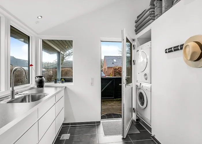 Carlie - 250m To The Fjord By Interhome Feriehus